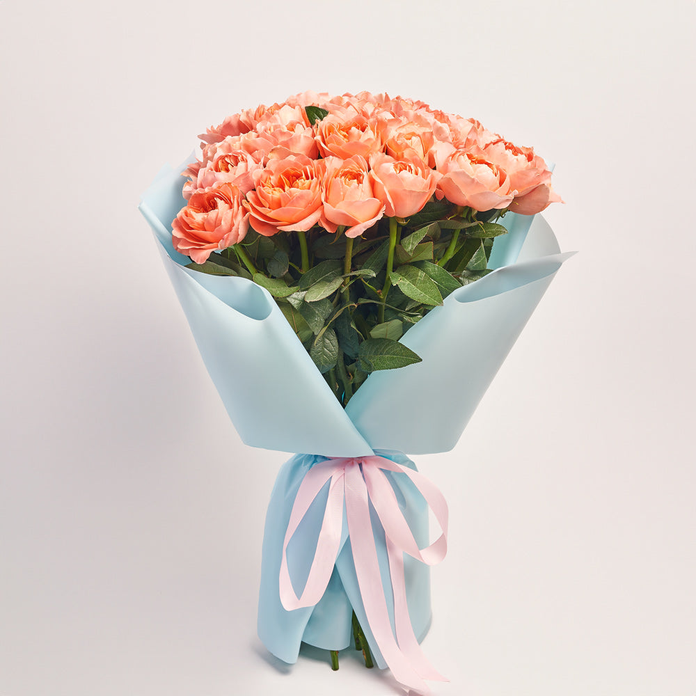 Bouquet of 25 pink pioneer roses